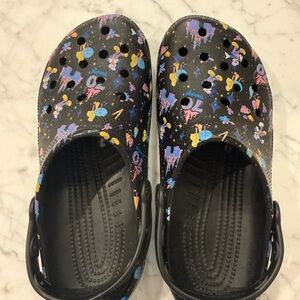 Disneyland 70th Crocs women’s size 9